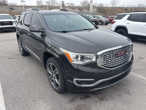 Used 2017 GMC Acadia Denali w/ Technology Package image 2