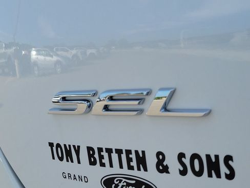 Used 2024 Ford Edge SEL w/ Convenience Package AWD/4WD image 7