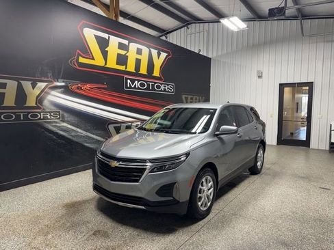Used 2023 Chevrolet Equinox LT FWD image 1