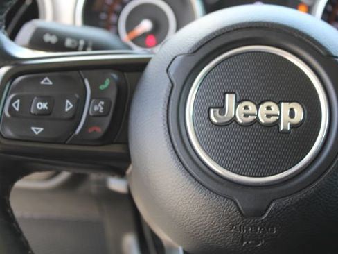 Used 2020 Jeep Wrangler Sport AWD/4WD image 17