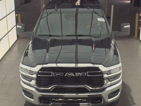 Used 2026 RAM 2500 Big Horn AWD/4WD image 3