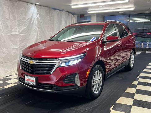 Used 2023 Chevrolet Equinox LT image 3