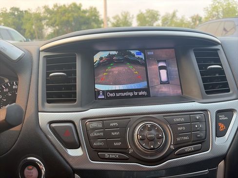 Used 2017 Nissan Pathfinder SL w/ SL Tech Package image 21