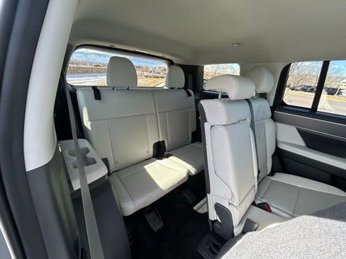 Used 2025 Hyundai Santa Fe SEL image 31