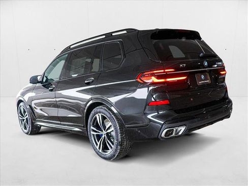 Used 2025 BMW X7 M60i w/ Executive Package image 7