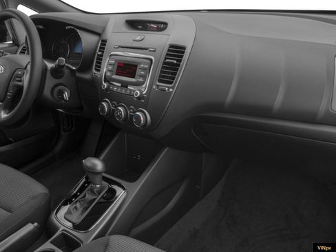 Used 2017 Kia Forte LX image 5