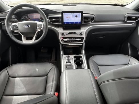 Used 2023 Ford Explorer XLT w/ Equipment Group 202A image 14