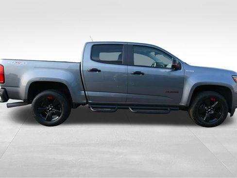 Used 2022 Chevrolet Colorado LT w/ Redline Special Edition AWD/4WD image 9