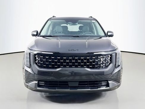 Used 2025 Kia Carnival SX Prestige image 2