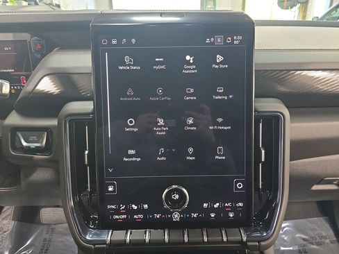 New 2026 GMC Yukon XL AT4 AWD/4WD image 22