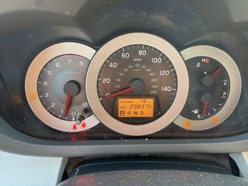 Used 2007 Toyota RAV4 Limited AWD/4WD image 6