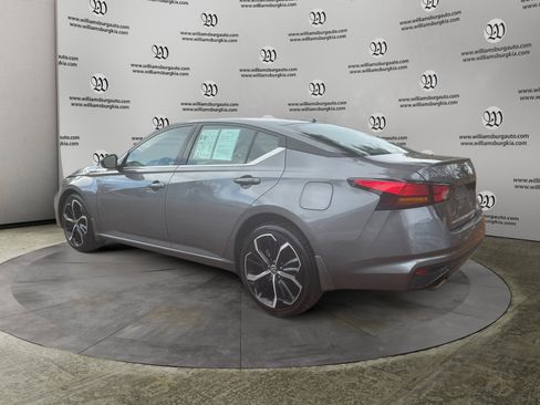 Used 2024 Nissan Altima 2.5 SR image 3