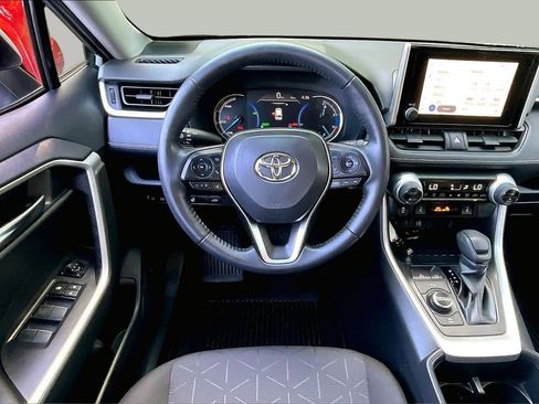 Certified 2025 Toyota RAV4 XLE w/ Convenience Package AWD/4WD image 6