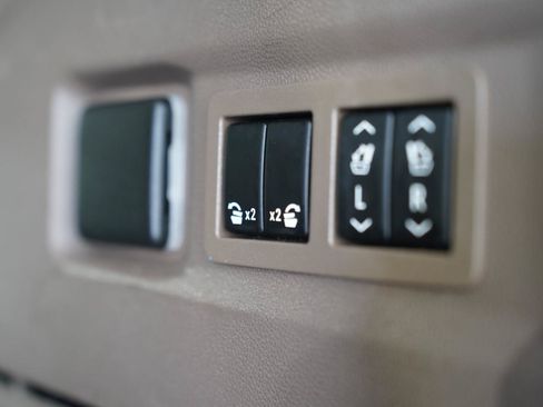 Used 2022 GMC Yukon Denali AWD/4WD image 36