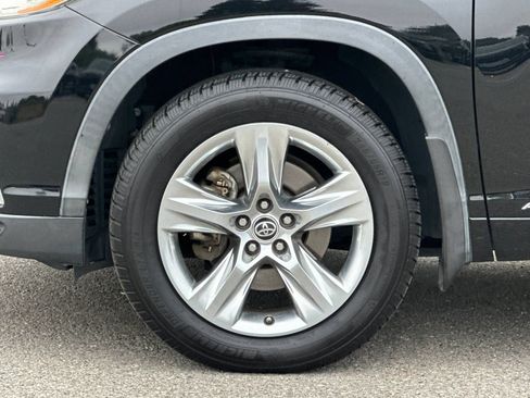 Used 2016 Toyota Highlander Limited Platinum AWD/4WD image 34