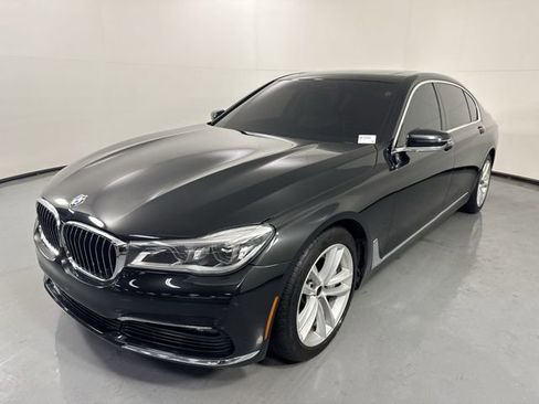 Used 2016 BMW 750i xDrive AWD/4WD image 25