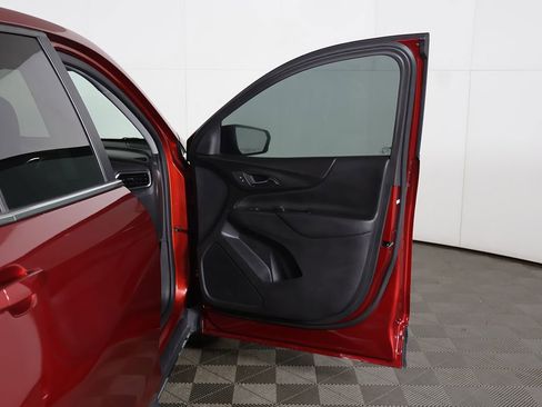 Used 2023 Chevrolet Equinox LT FWD image 17