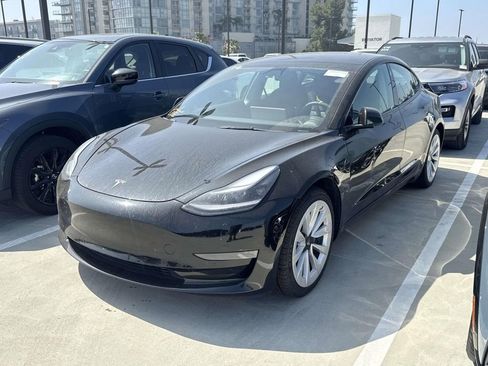 Used 2022 Tesla Model 3 Standard Range image 7