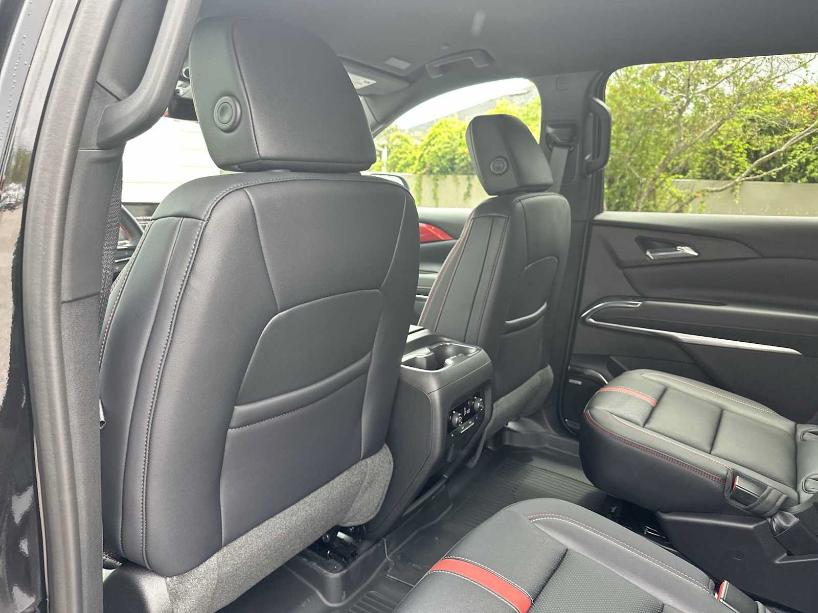 New 2026 Chevrolet Traverse RS w/ LPO, Floor Liner Package FWD image 16