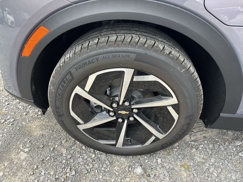 New 2026 Chevrolet Equinox EV LT image 10