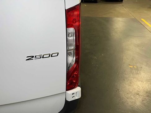 Used 2025 Mercedes-Benz Sprinter 2500 image 16