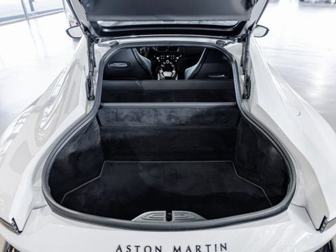 Used 2023 Aston Martin V8 Vantage Coupe RWD image 21