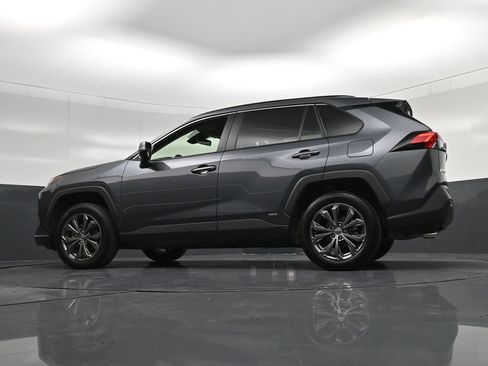 Used 2025 Toyota RAV4 XLE Premium w/ Weather Package AWD/4WD image 33