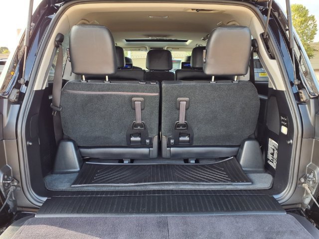 Used 2018 Lexus LX 570 4WD w/ Luxury Package image 25