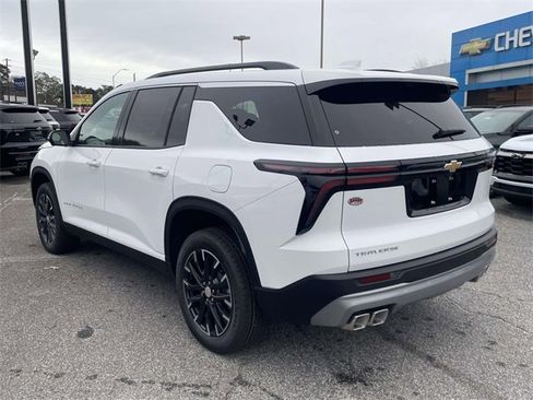 New 2026 Chevrolet Traverse LT w/ Sun and Wheel Package image 5