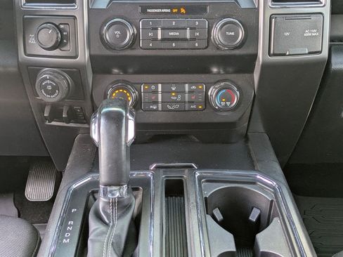 Used 2019 Ford F150 XLT w/ Equipment Group 302A Luxury AWD/4WD image 19