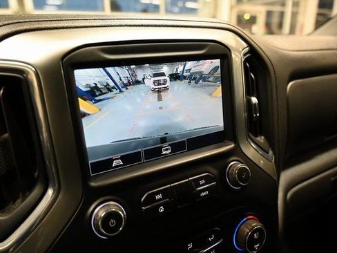 Used 2021 Chevrolet Silverado 1500 LT Trail Boss w/ Convenience Package II image 17