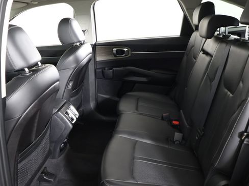 Used 2023 Kia Sorento S w/ Panoramic Sunroof Package AWD/4WD image 36