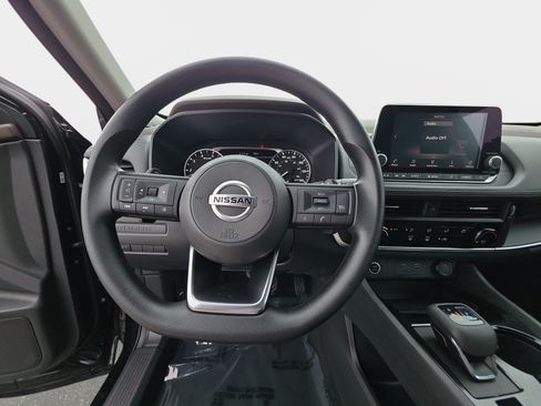 Used 2021 Nissan Rogue S AWD/4WD image 15