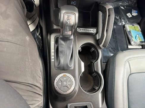 Used 2023 Ford Bronco Outer Banks AWD/4WD image 19
