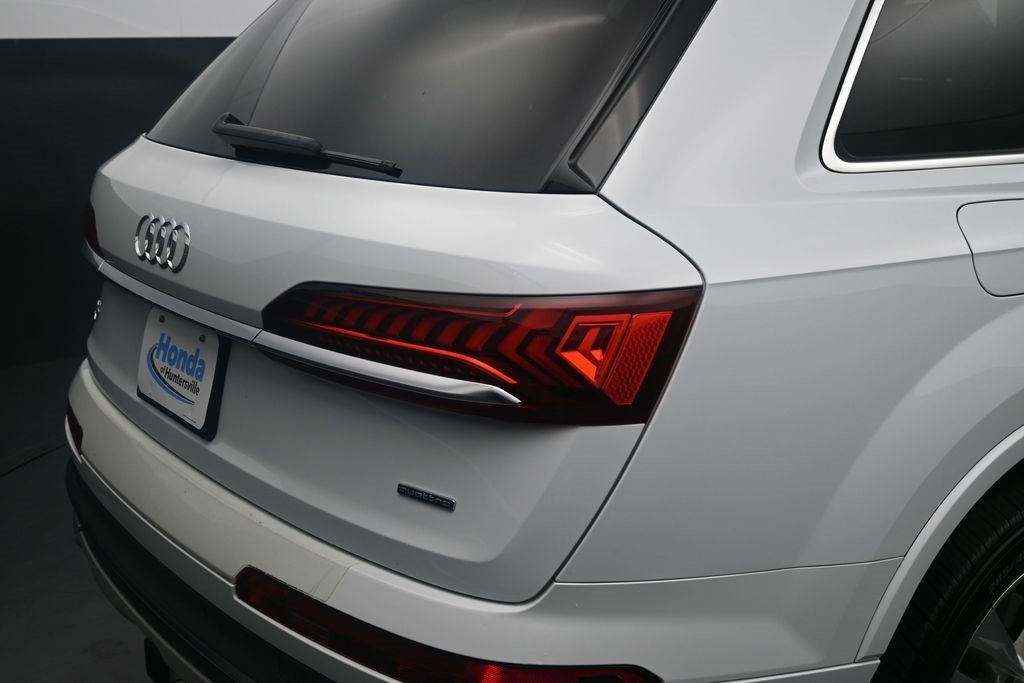 Used 2021 Audi Q7 3.0T Premium Plus w/ Premium Plus Package AWD/4WD image 9