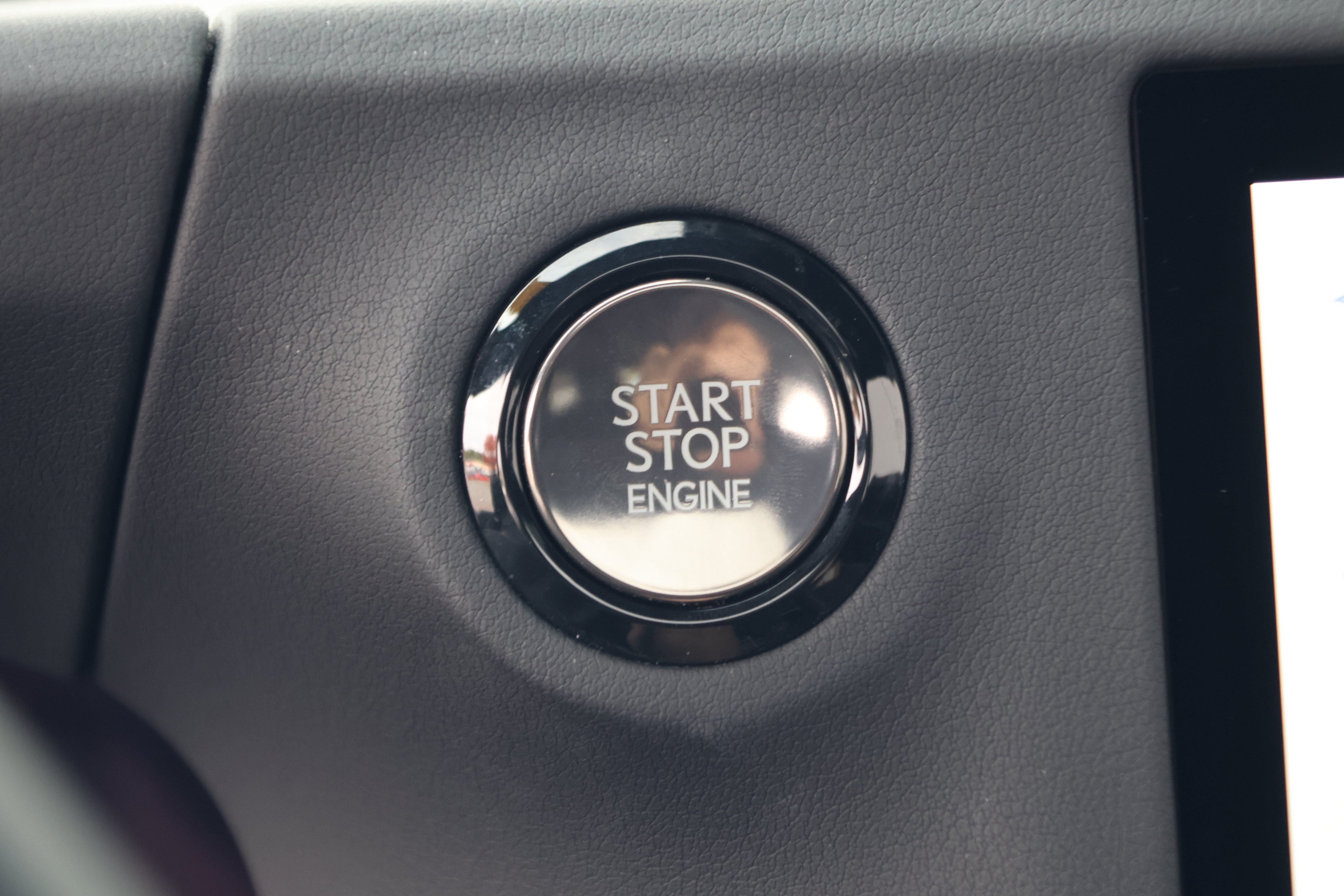 Used 2024 Lexus GX 550 w/ Accessory Package (2T) AWD/4WD image 19