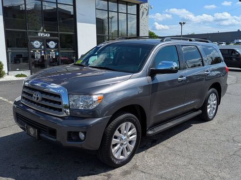 Used 2017 Toyota Sequoia Platinum AWD/4WD image 2