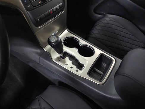 Used 2011 Jeep Grand Cherokee Laredo AWD/4WD image 25