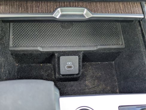 Used 2023 Land Rover Range Rover Long Wheelbase SE image 28