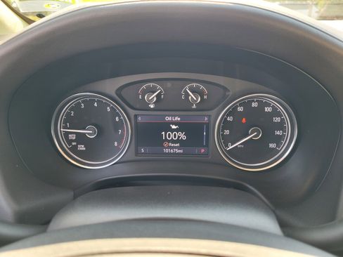 Used 2021 Buick Enclave Essence w/ Sound and Sites Package image 29