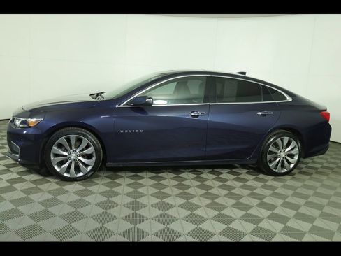Used 2016 Chevrolet Malibu Premier w/ Driver Confidence Package II image 4
