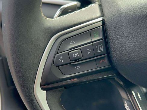 Used 2023 Jeep Grand Cherokee Laredo AWD/4WD image 19