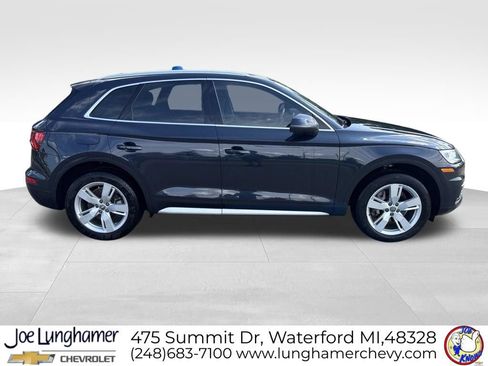 Used 2018 Audi Q5 2.0T Premium Plus w/ Premium Plus Package AWD/4WD image 2