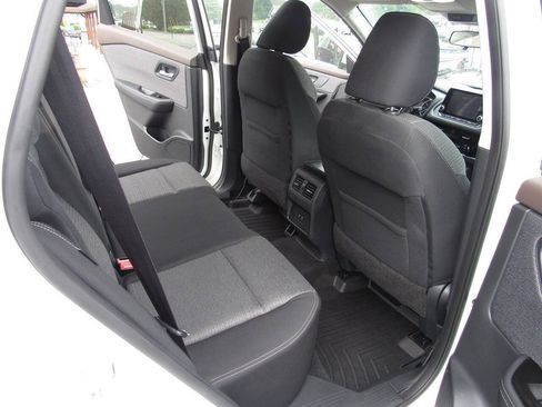 Used 2021 Nissan Rogue SV FWD image 23