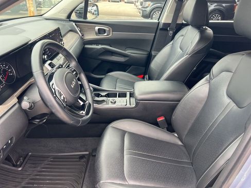 Certified 2023 Kia Sorento S image 4