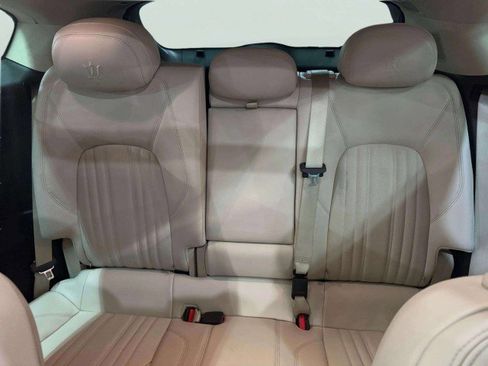 Used 2017 Maserati Levante S image 33