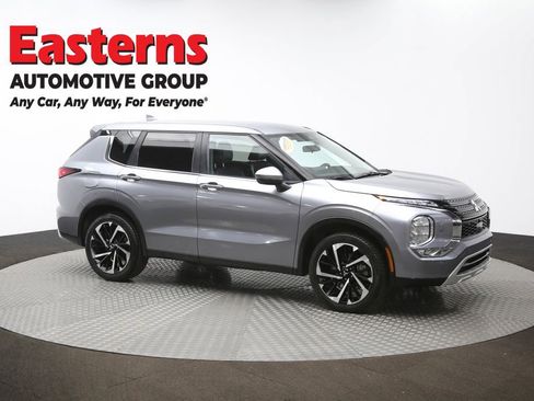 Used 2024 Mitsubishi Outlander SE image 48