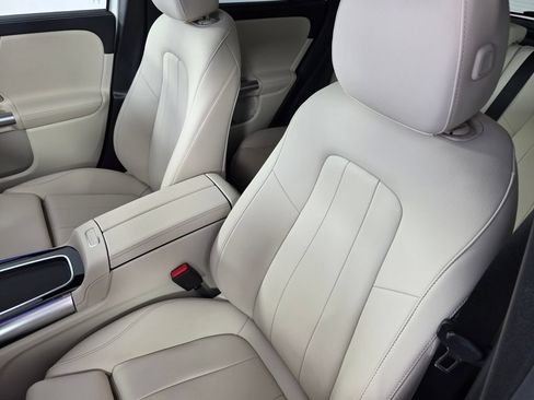 Certified 2024 Mercedes-Benz GLA 250 image 11