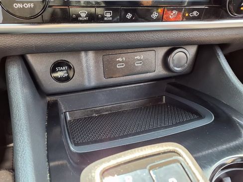 Used 2024 Nissan Rogue SV AWD/4WD image 9
