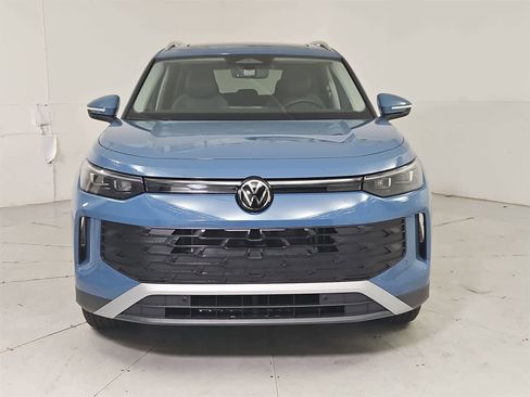 New 2026 Volkswagen Tiguan SE image 9